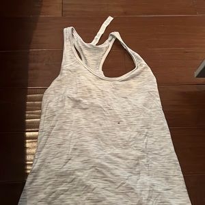 lululemon tanktop